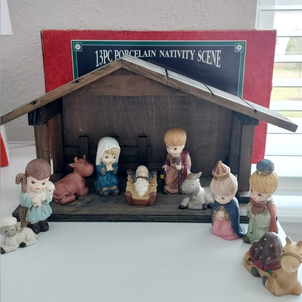 Christmas Children Porcelain Nativity Wood Stable Manger With Box Jeweled READ